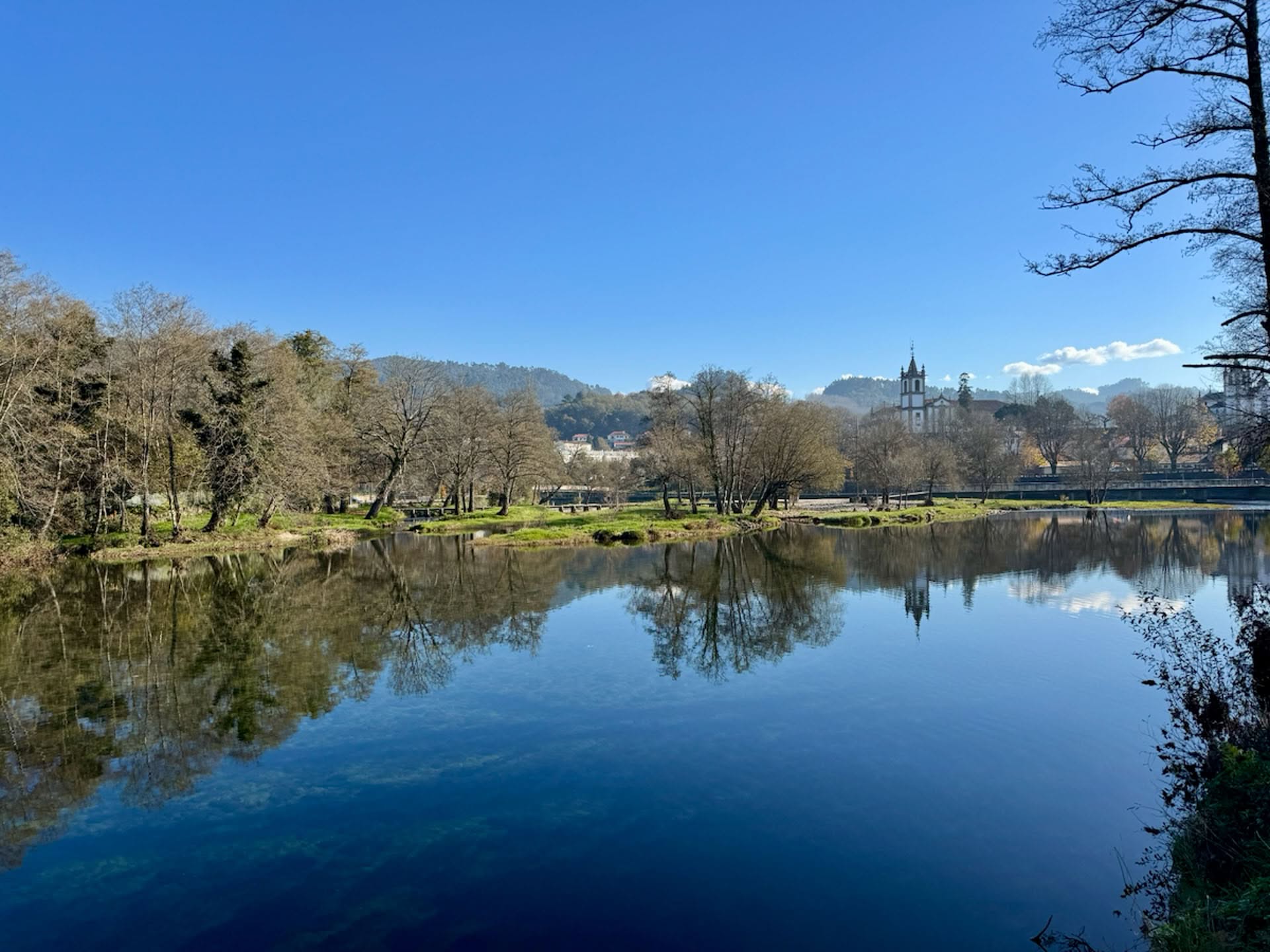 The Vez River Guide